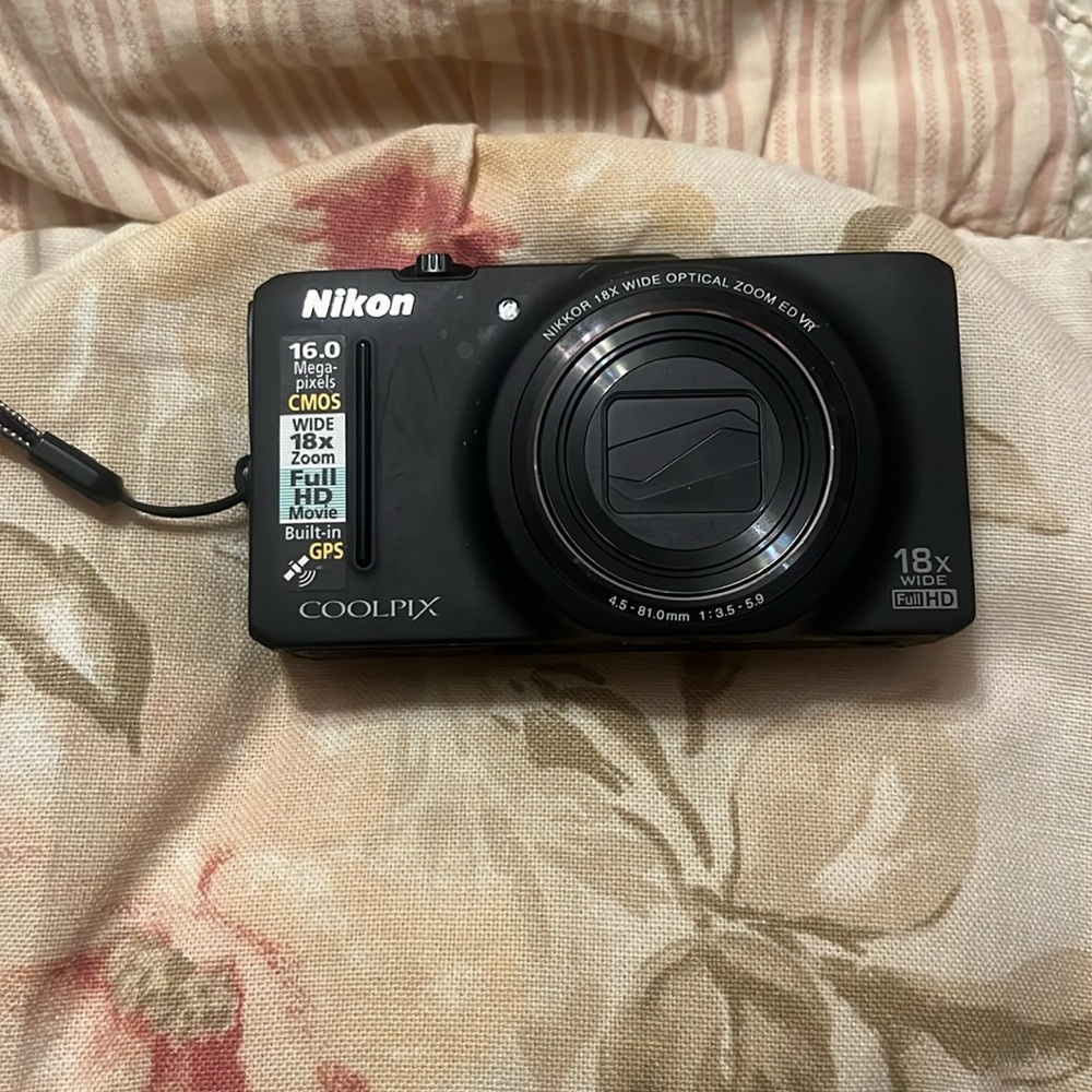 Nikon Coolpix S9300